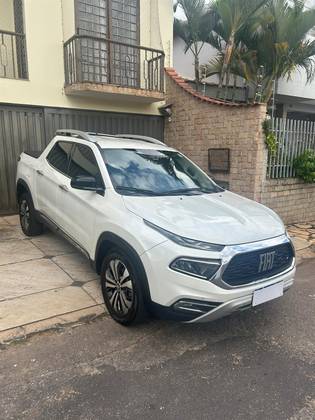 FIAT TORO 2.0 16V TURBO DIESEL VOLCANO 4WD AT9 FIAT TORO 2.0 16V TURBO DIESEL VOLCANO 4WD AT9